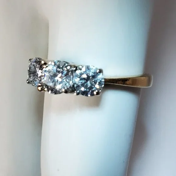 18K white gold women’s diamond ring - Picture 8 of 10